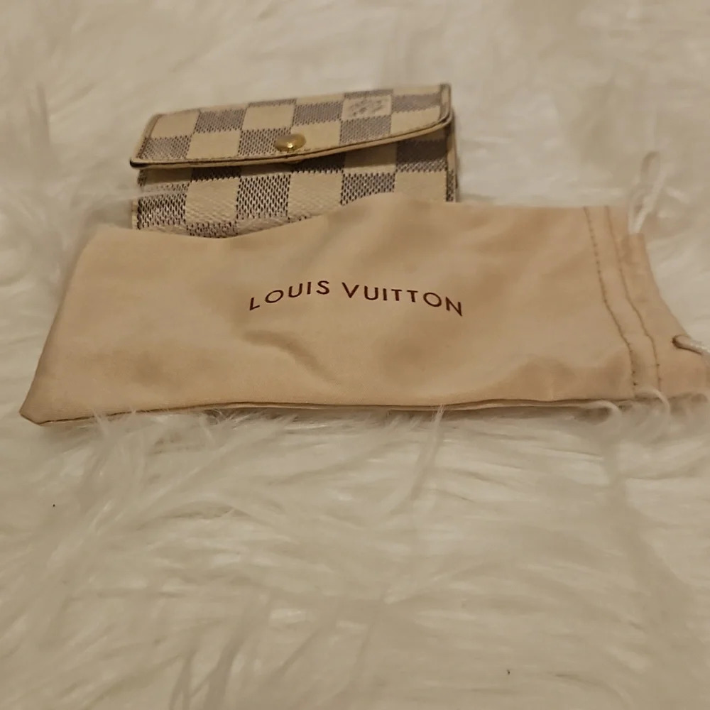 Louis Vuitton Damier Azur 6 Ring Key Case Holder - Picture 2 of 11